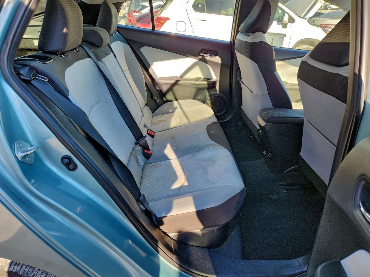 2016 TOYOTA PRIUS