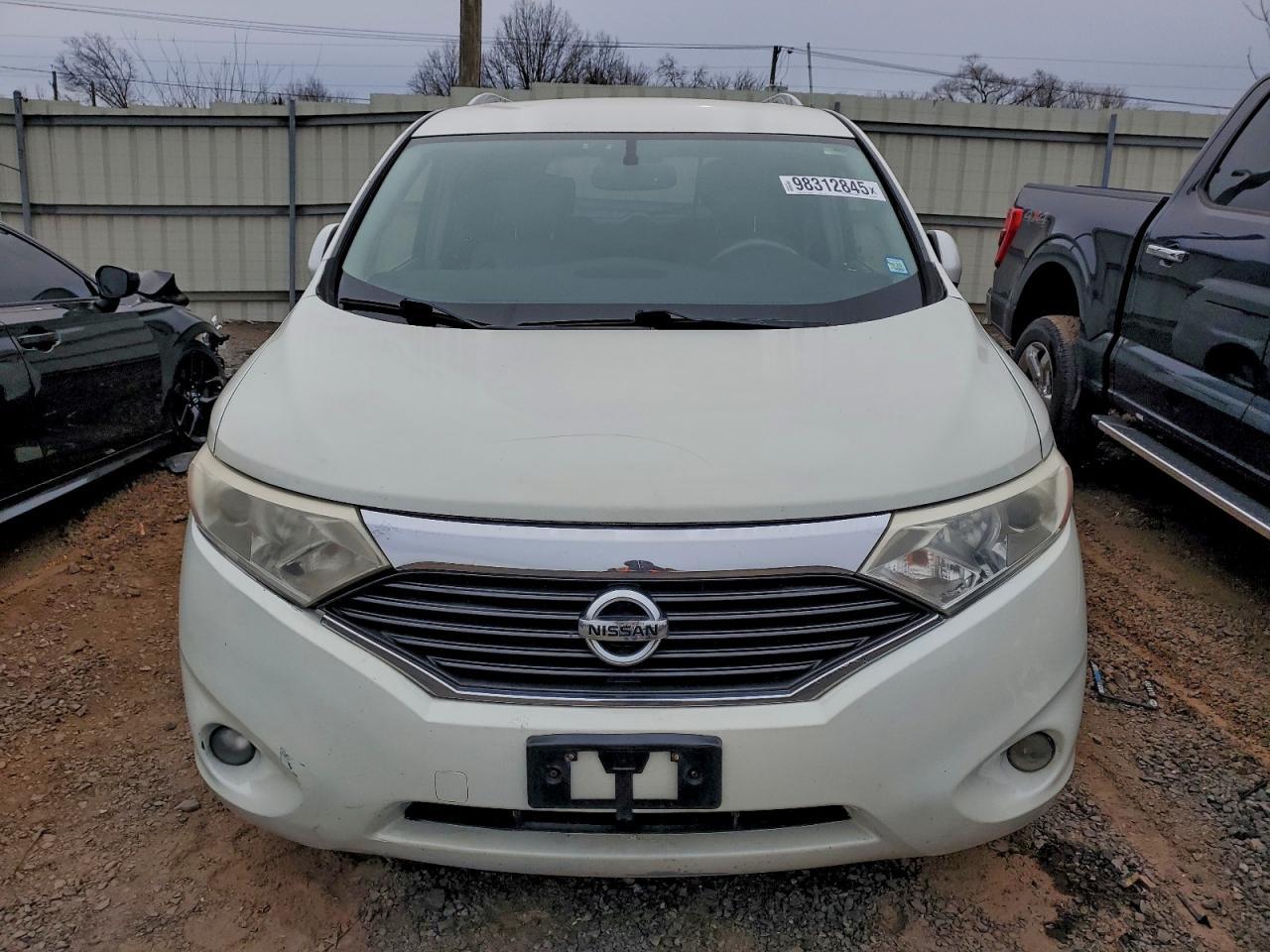 2013 NISSAN Quest