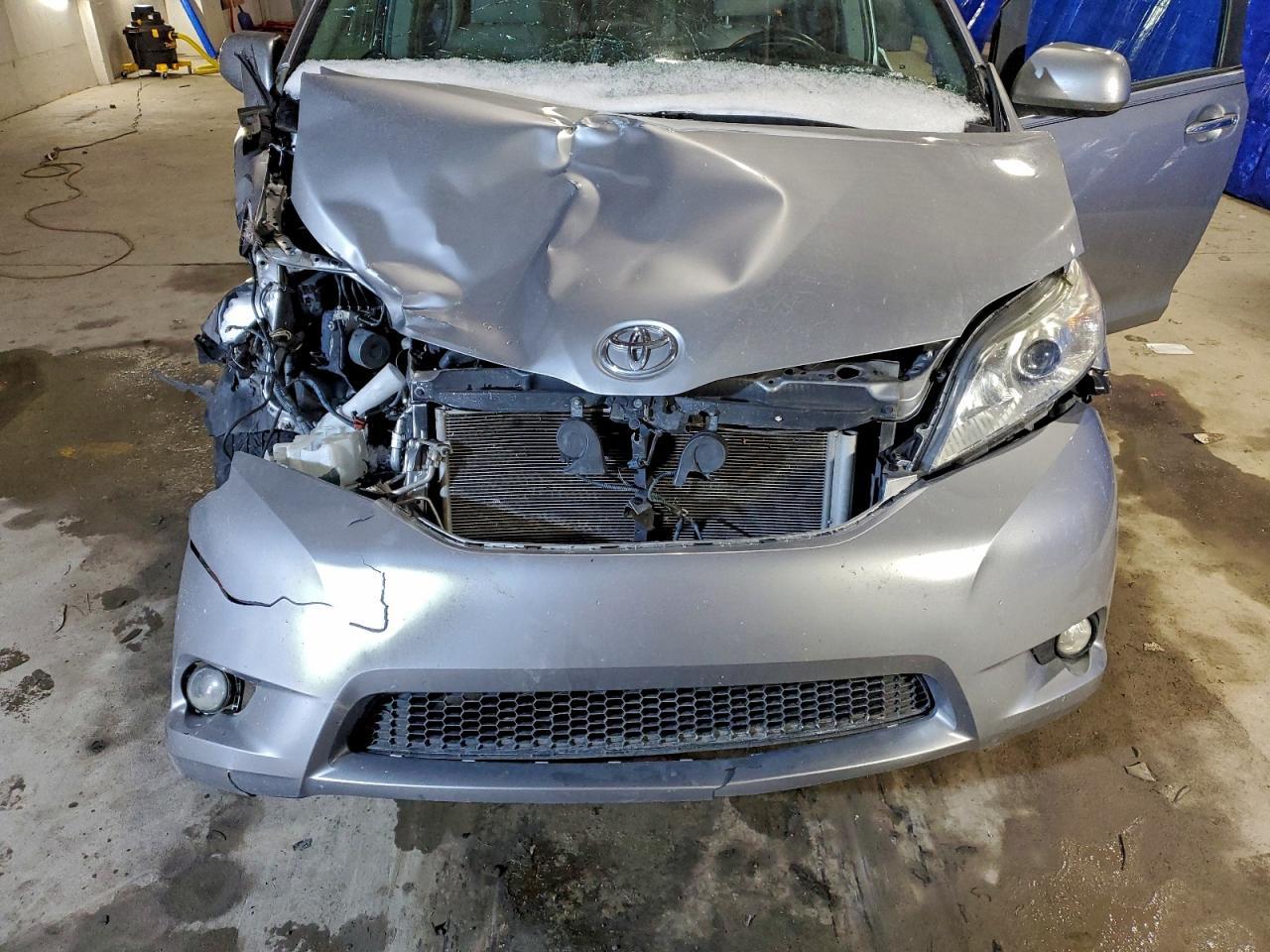 2017 TOYOTA SIENNA