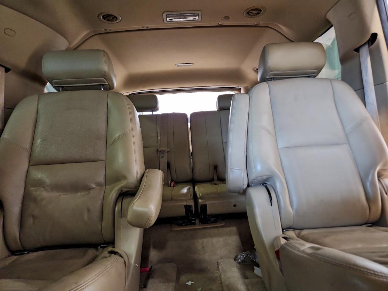 2010 CHEVROLET Suburban