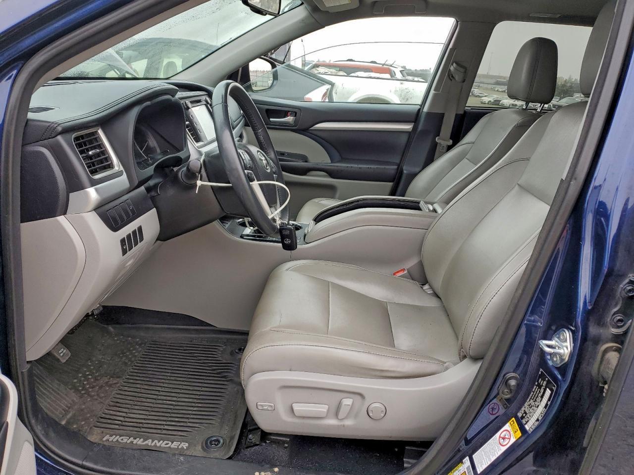 2016 TOYOTA HIGHLANDER