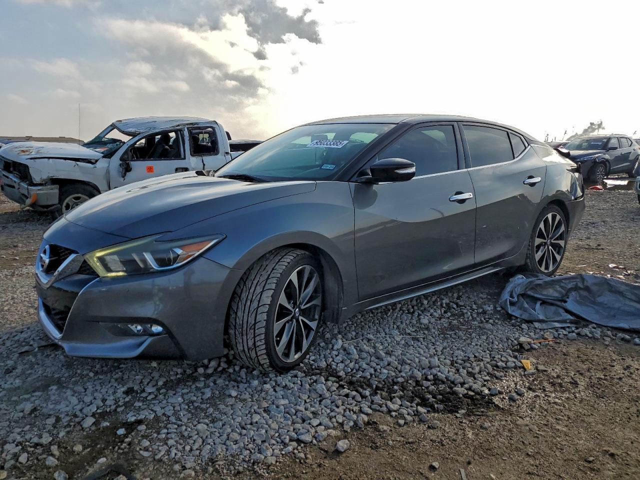 2017 NISSAN Maxima
