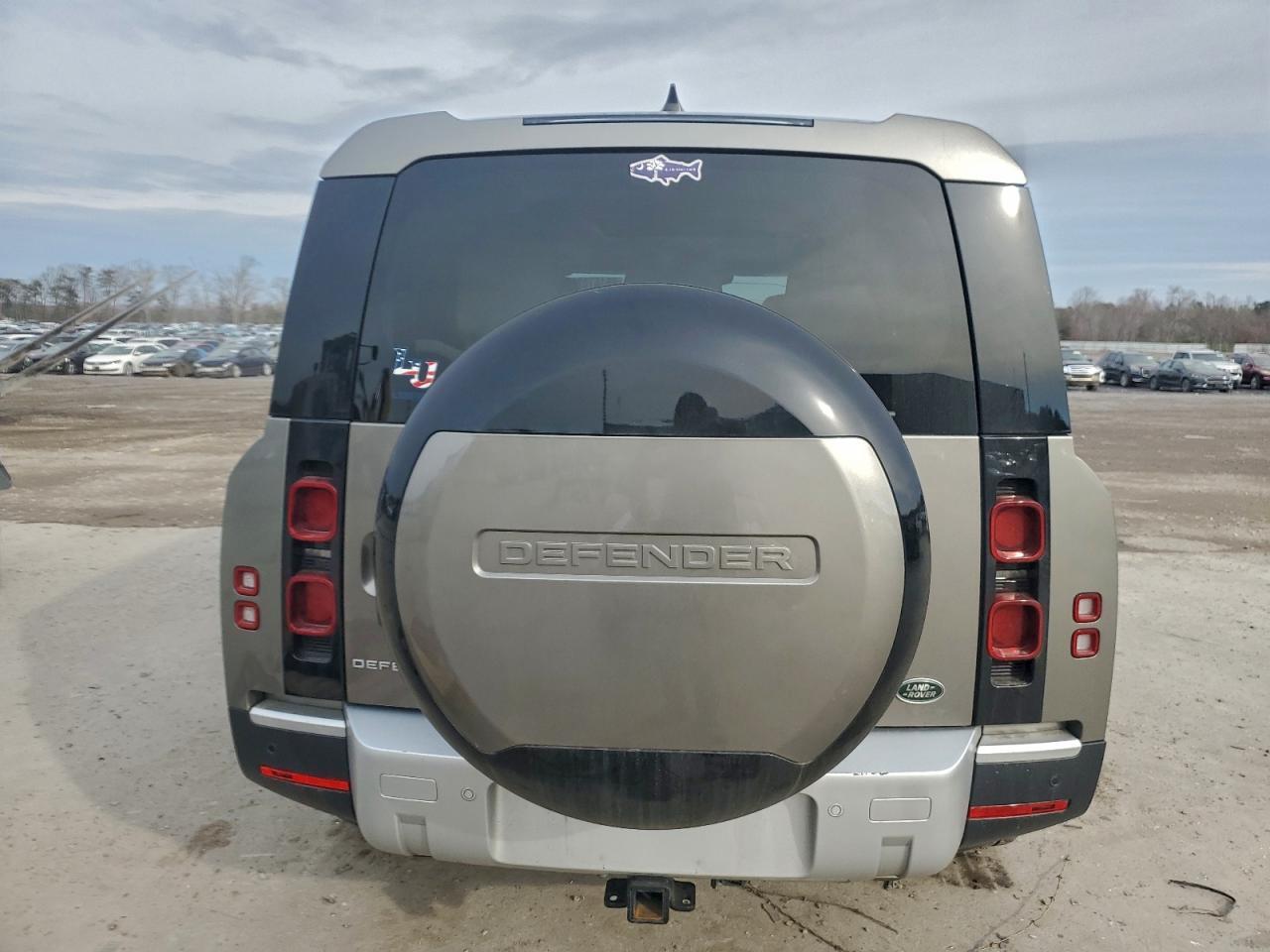 2023 LAND ROVER Defender
