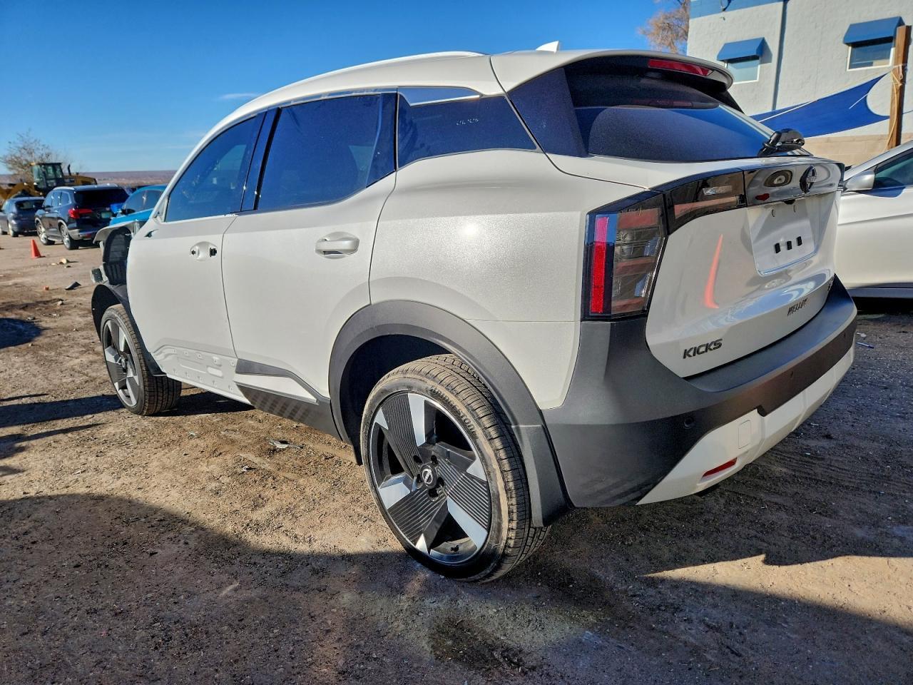 2025 NISSAN KICKS