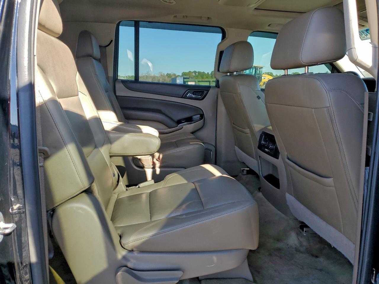 2016 CHEVROLET Suburban