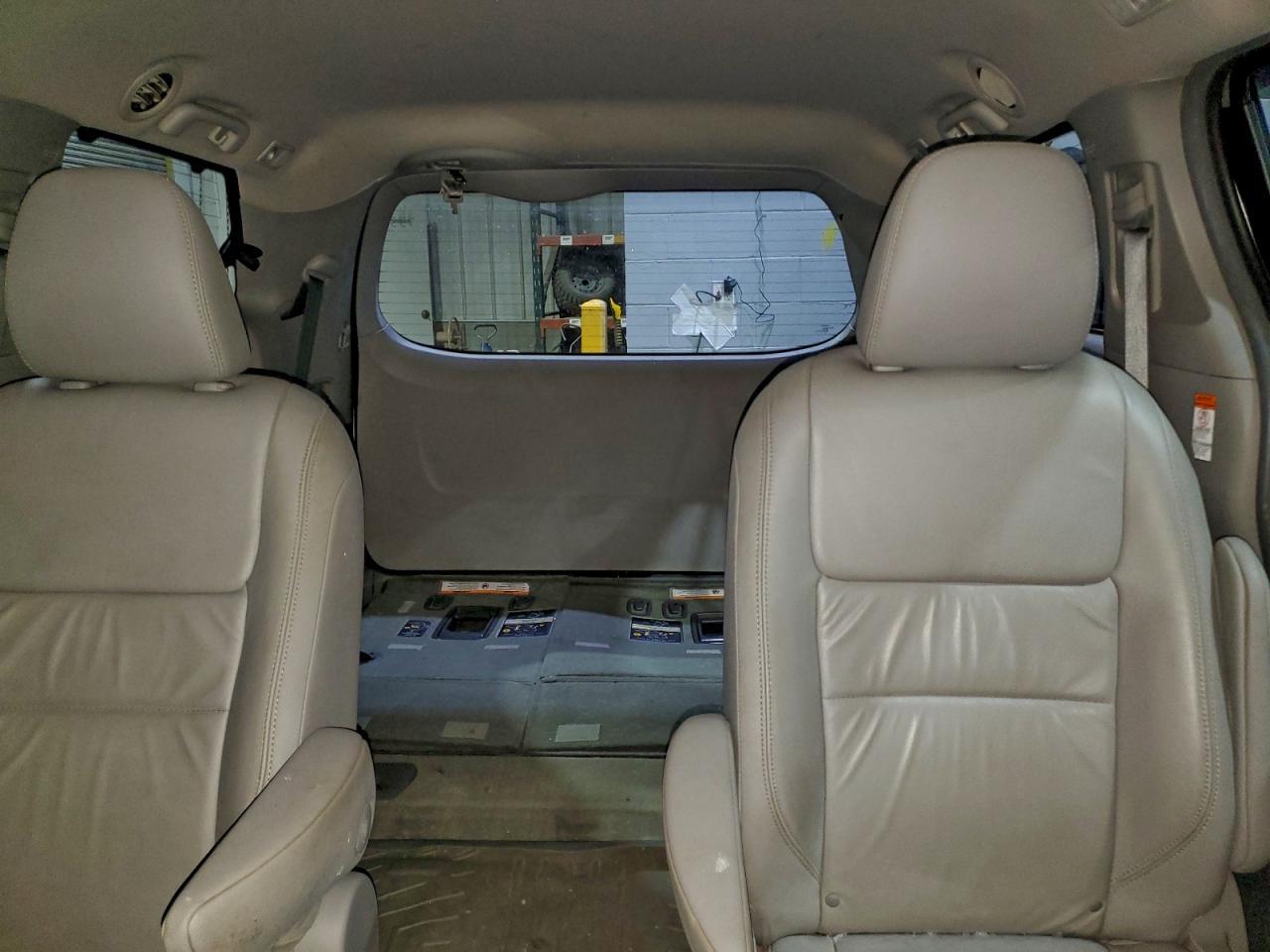 2016 TOYOTA SIENNA