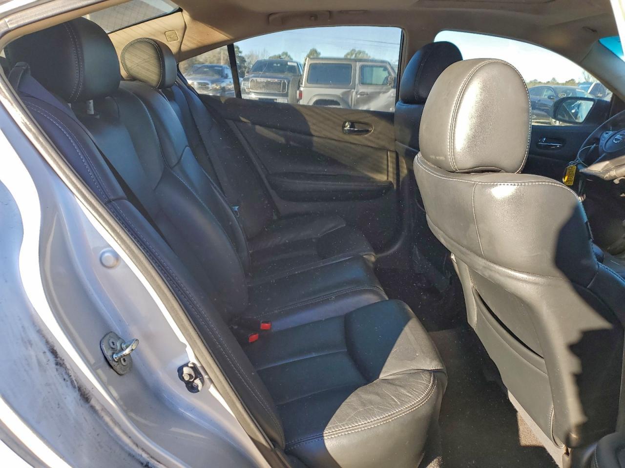 2014 NISSAN Maxima
