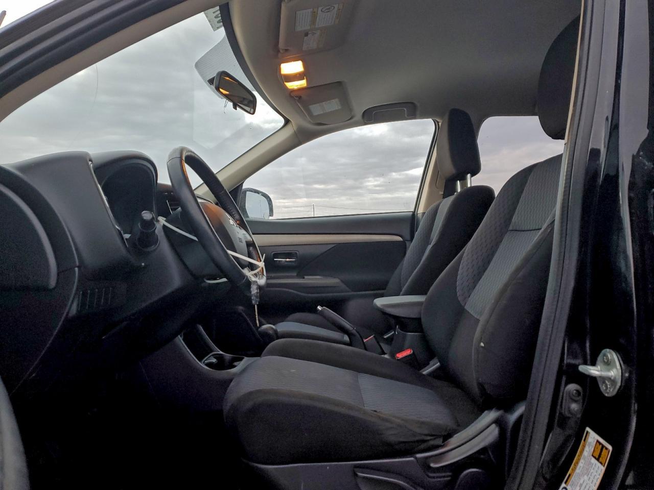 2014 MITSUBISHI outlander
