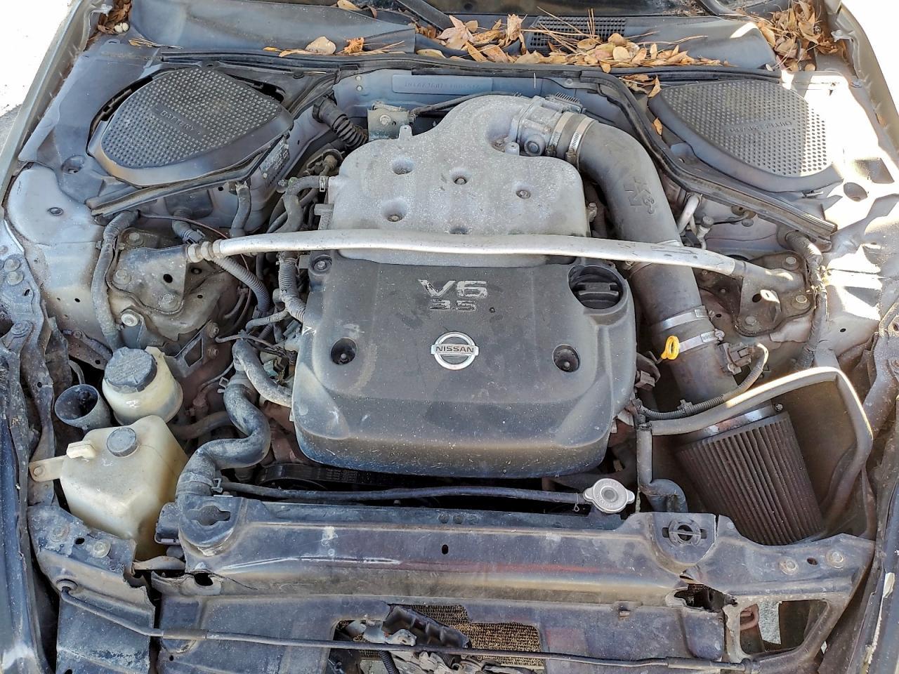 2004 NISSAN Z
