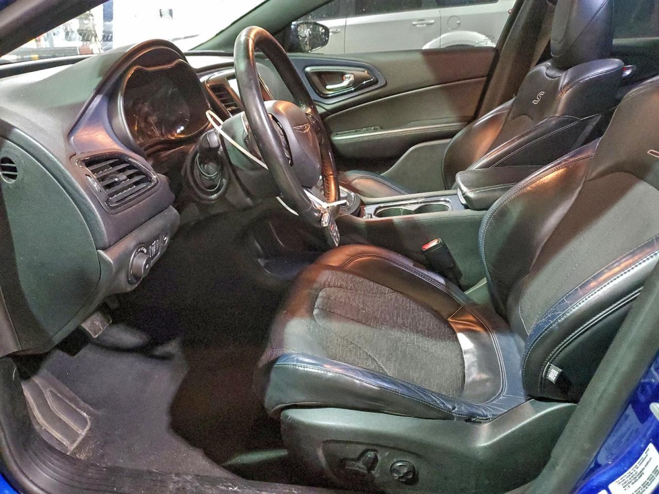 2015 CHRYSLER 200