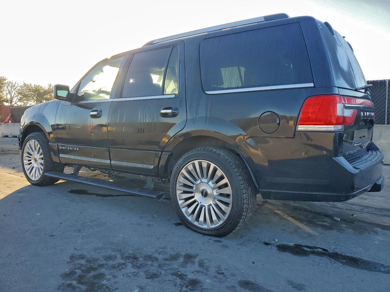 2015 LINCOLN Navigator