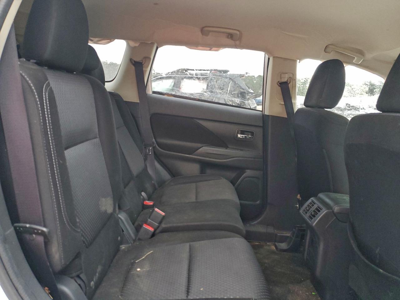 2019 MITSUBISHI outlander