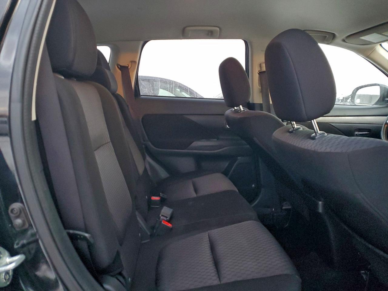 2014 MITSUBISHI outlander