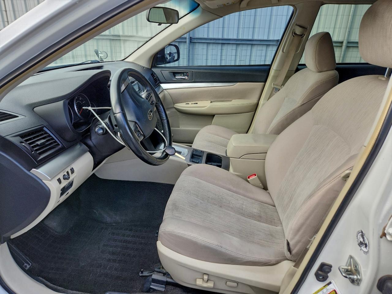 2013 SUBARU Outback