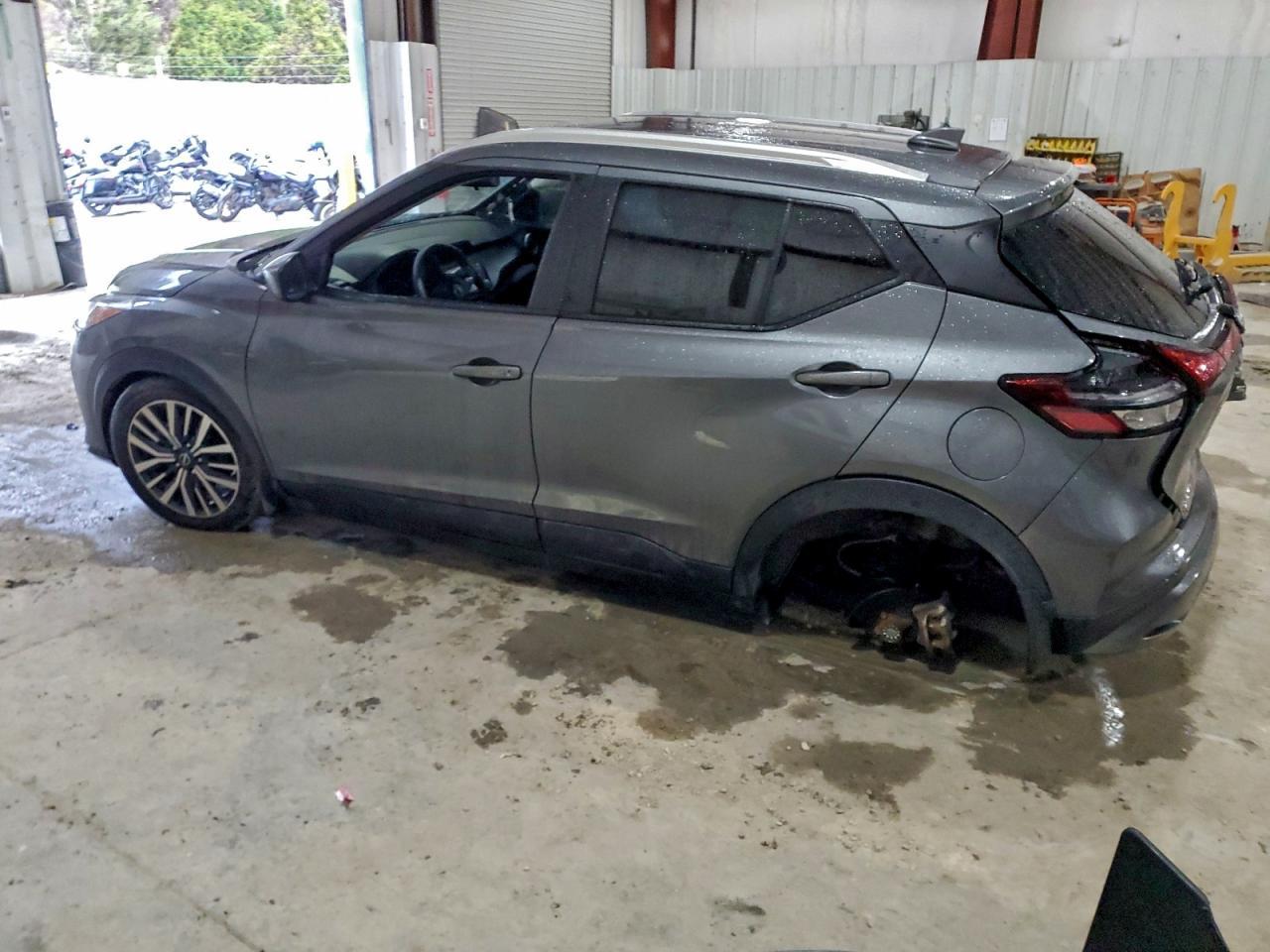 2022 NISSAN KICKS