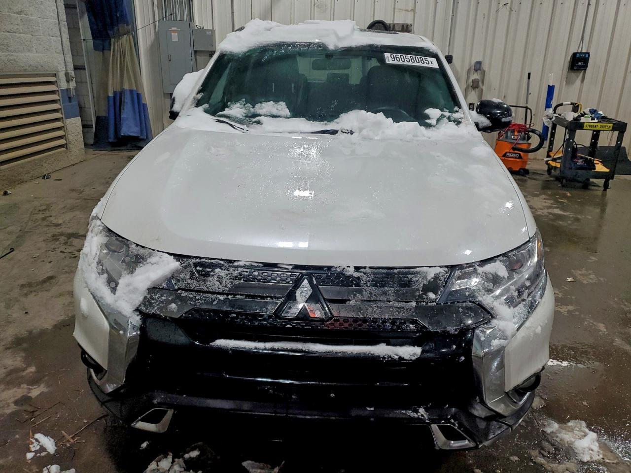 2019 MITSUBISHI outlander