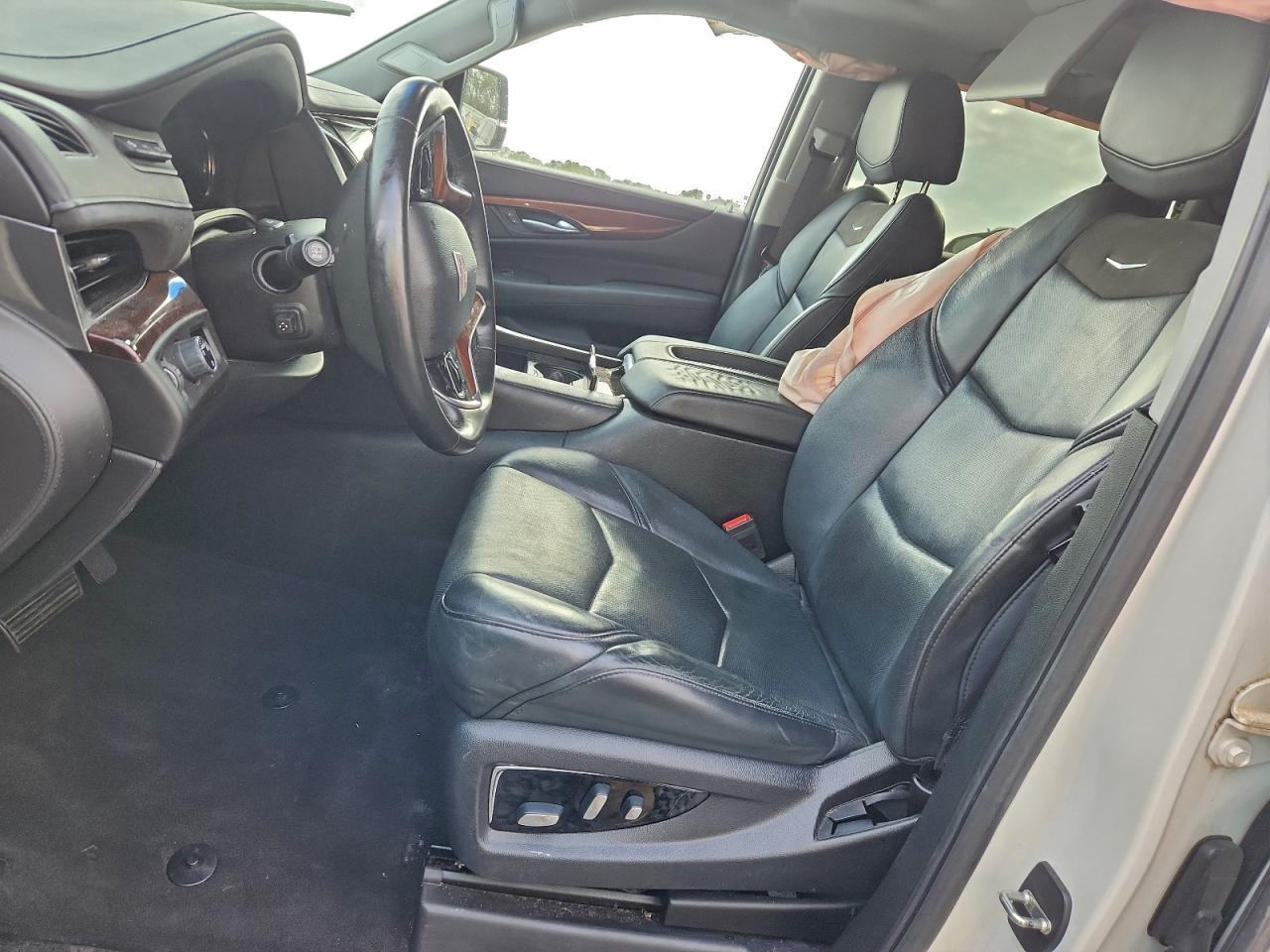 2017 CADILLAC Escalade ESV