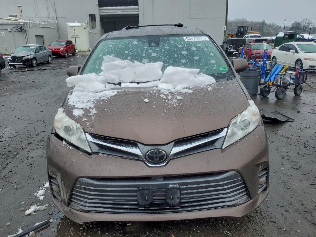 2019 TOYOTA SIENNA