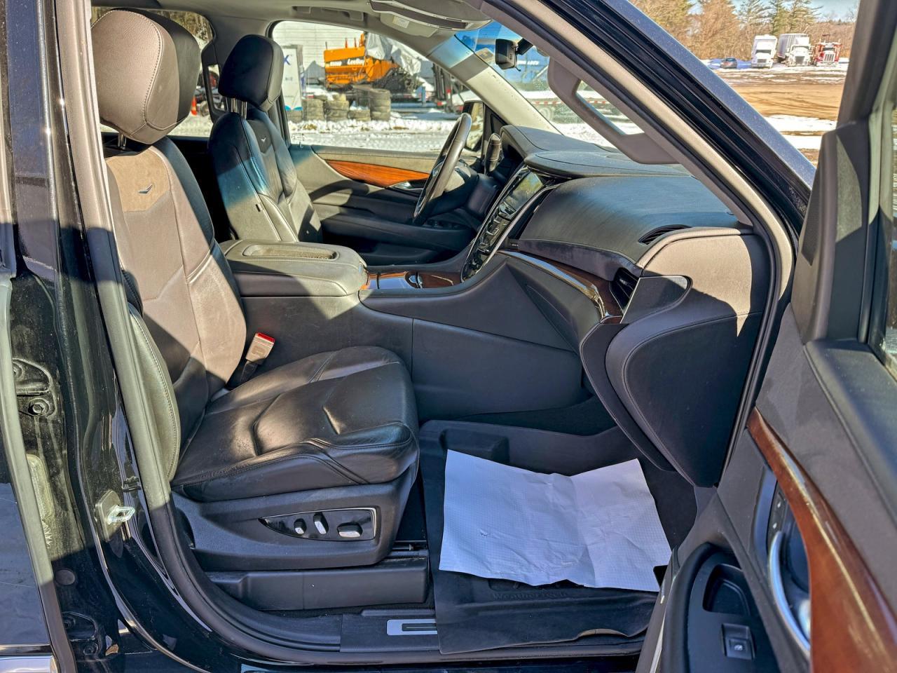 2018 CADILLAC ESCALADE