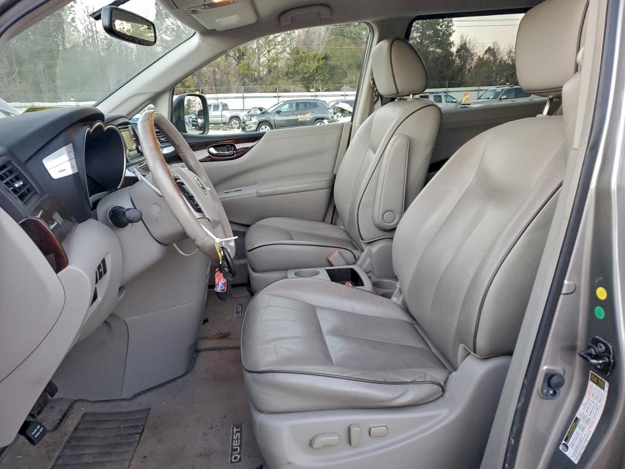 2012 NISSAN Quest