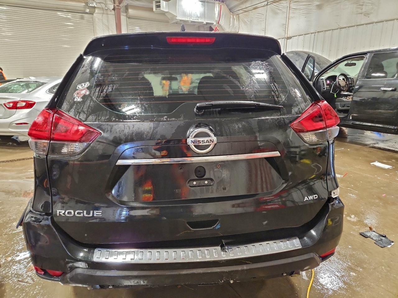 2017 NISSAN ROGUE