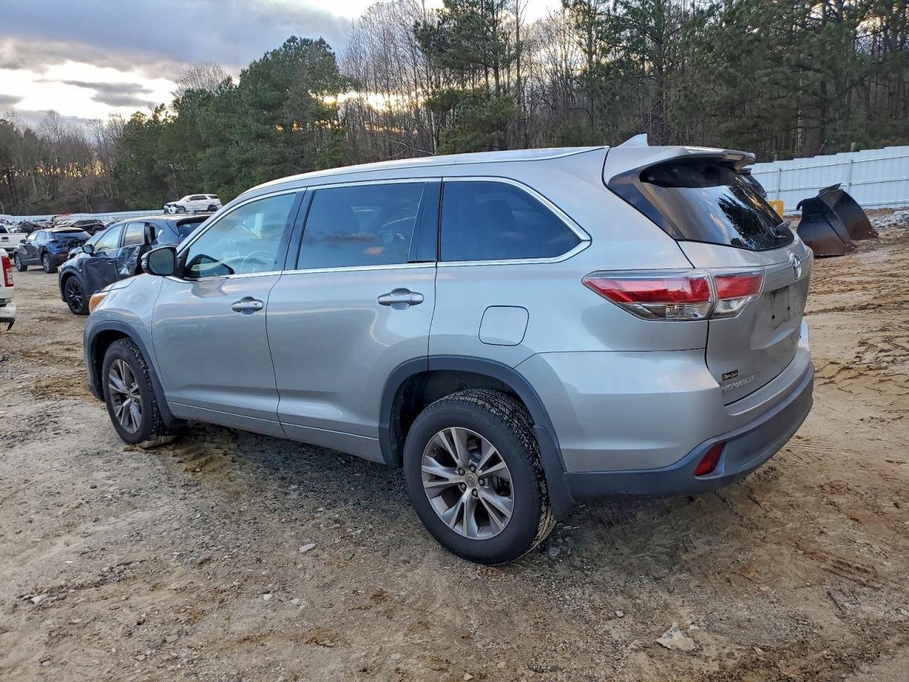 2015 TOYOTA HIGHLANDER