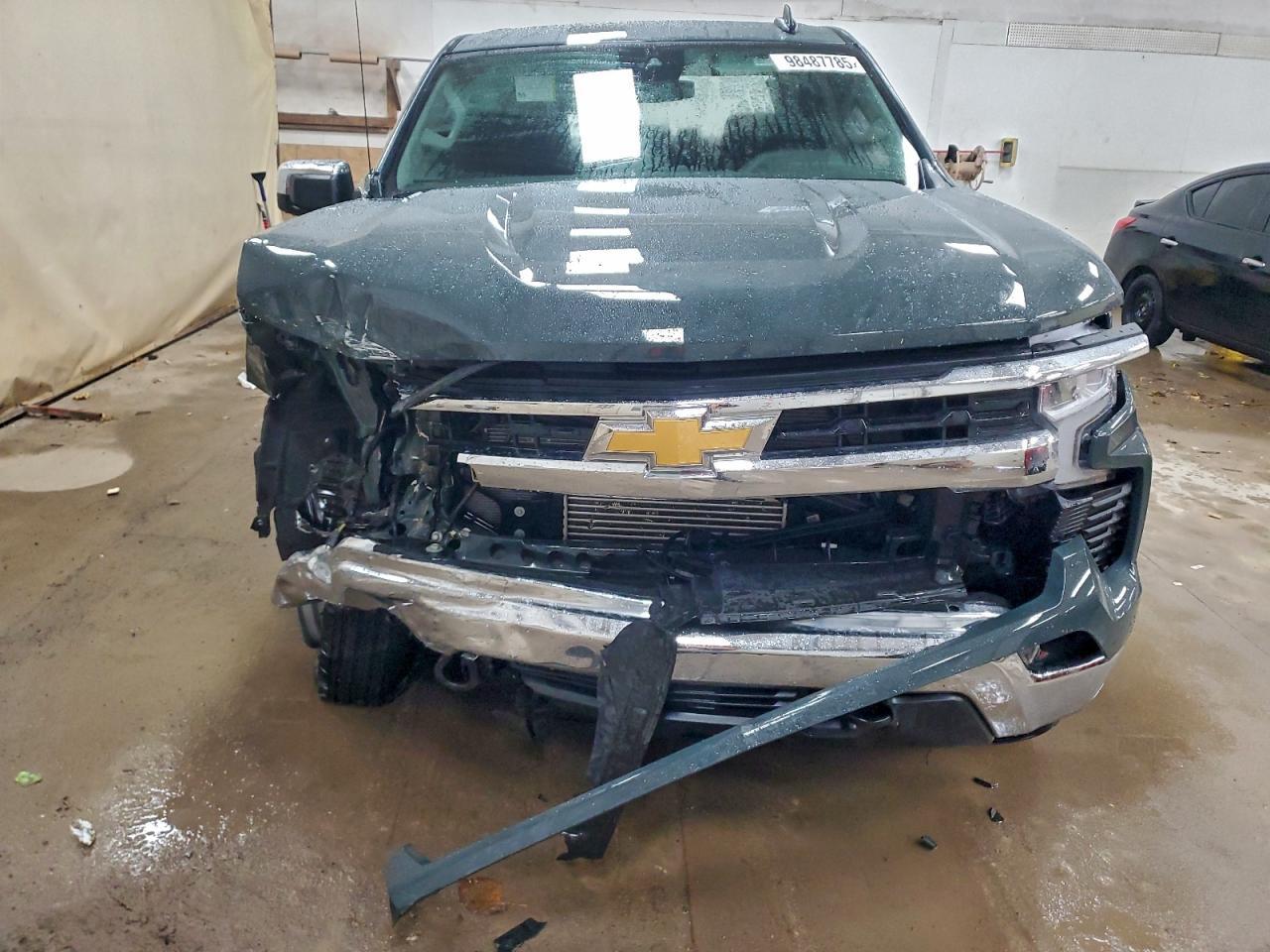 2025 CHEVROLET Silverado