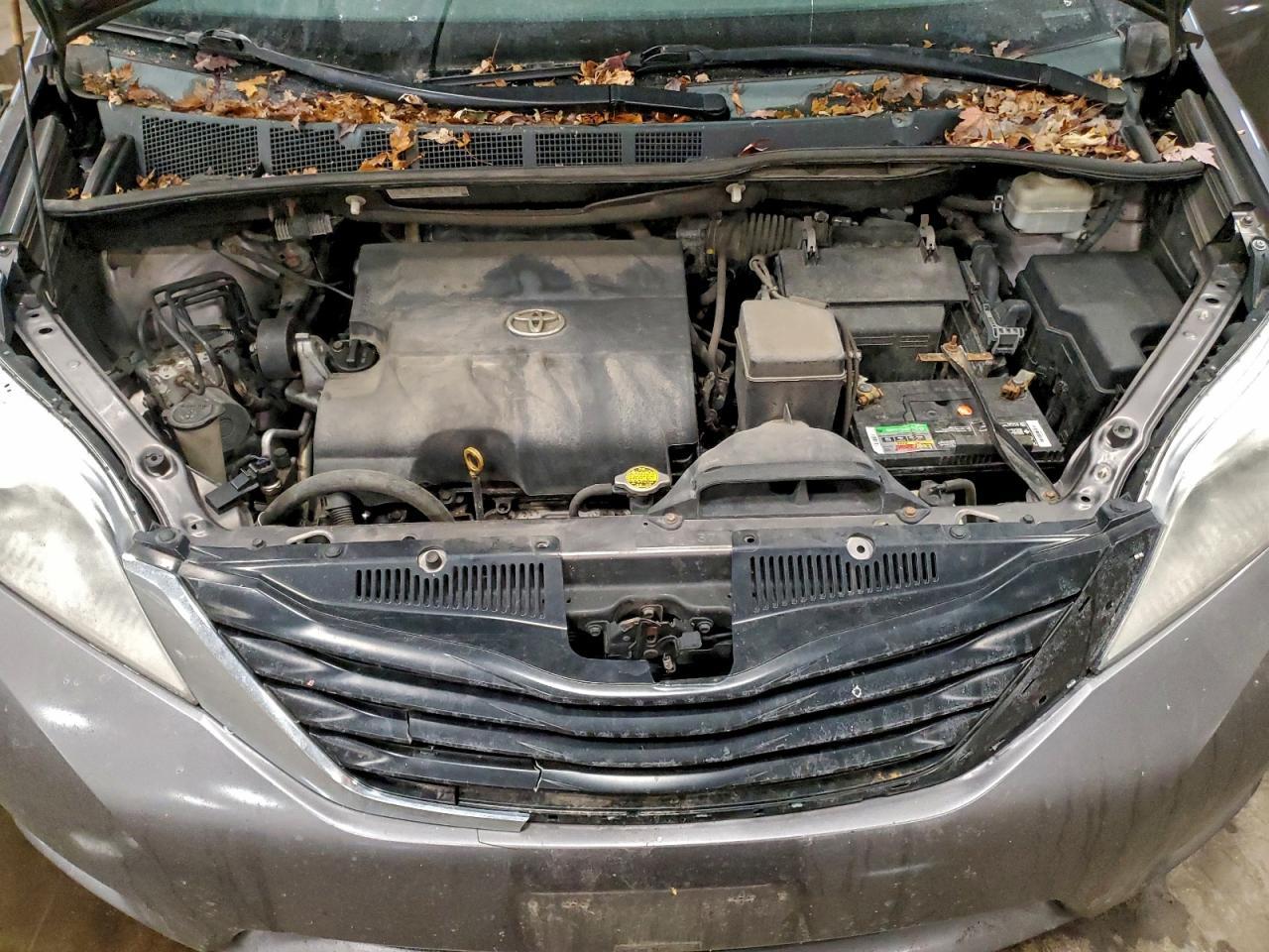 2014 TOYOTA SIENNA