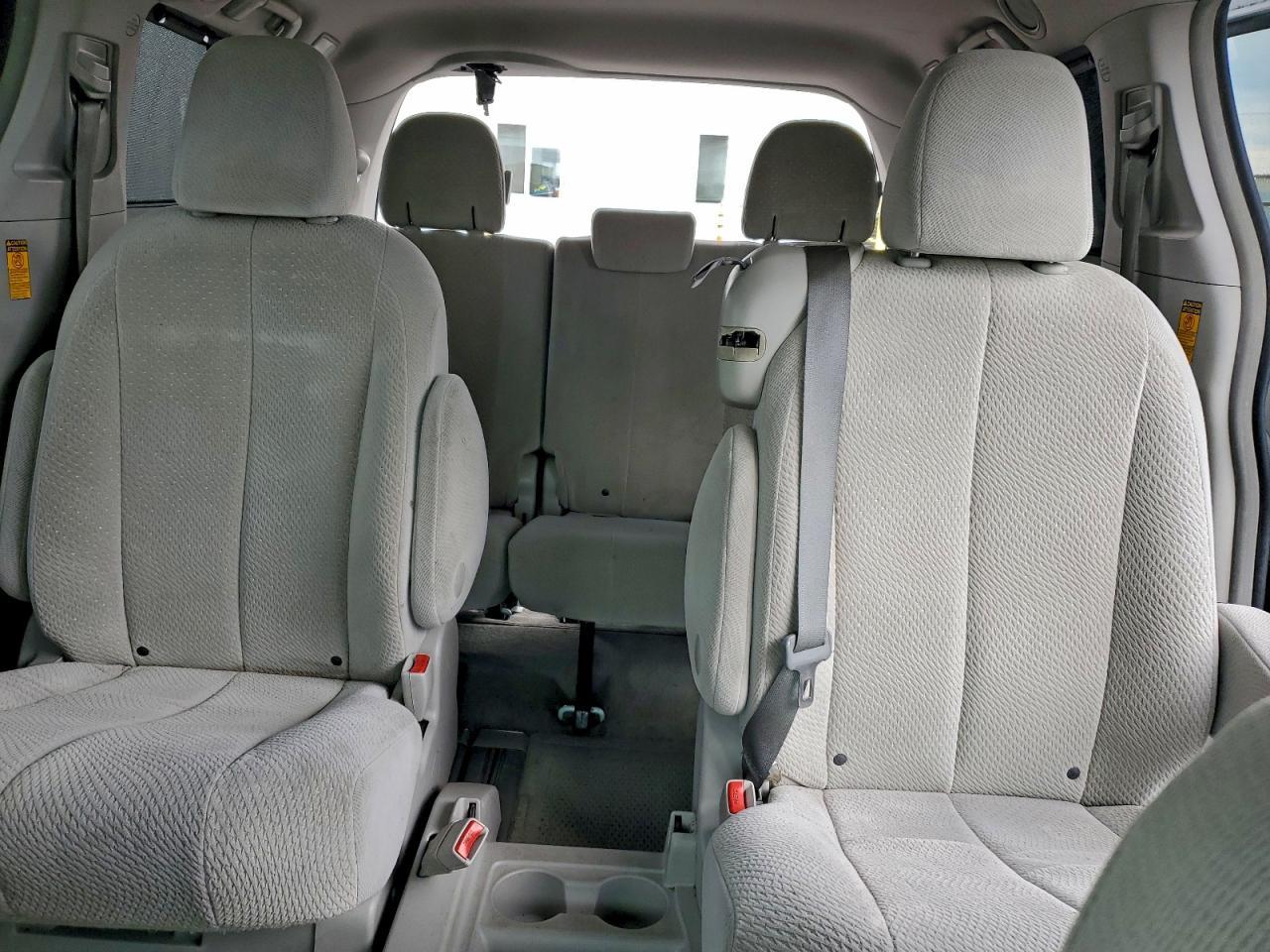 2014 TOYOTA SIENNA