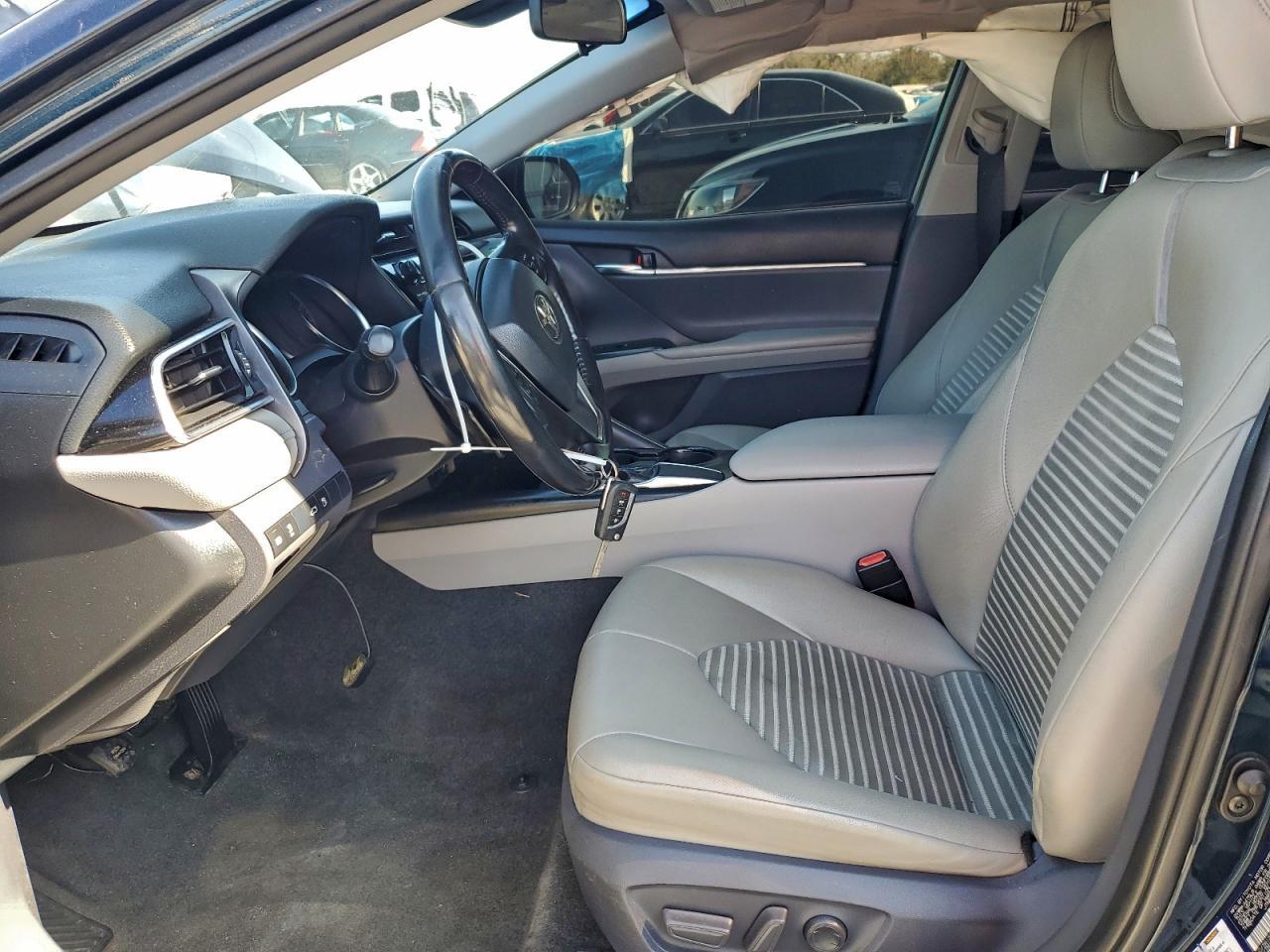 2018 TOYOTA CAMRY