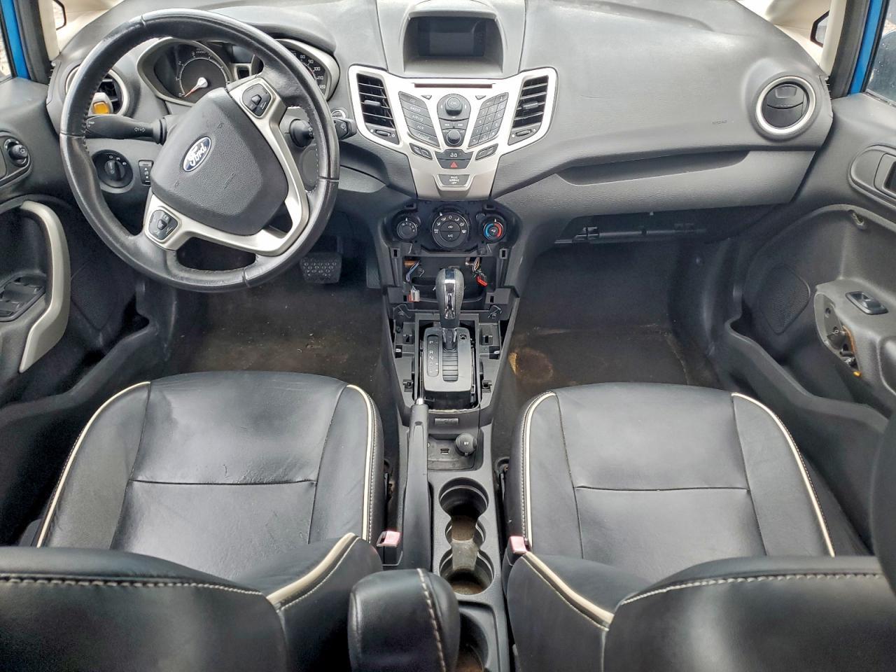 2013 FORD Fiesta