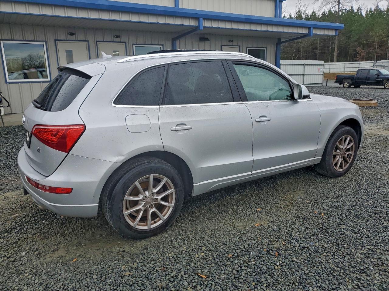 2010 AUDI Q5