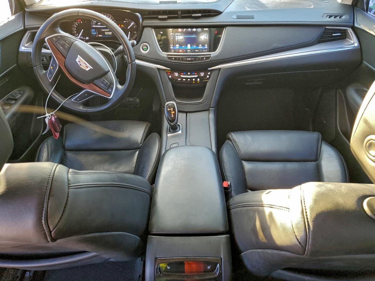 2017 CADILLAC XT5
