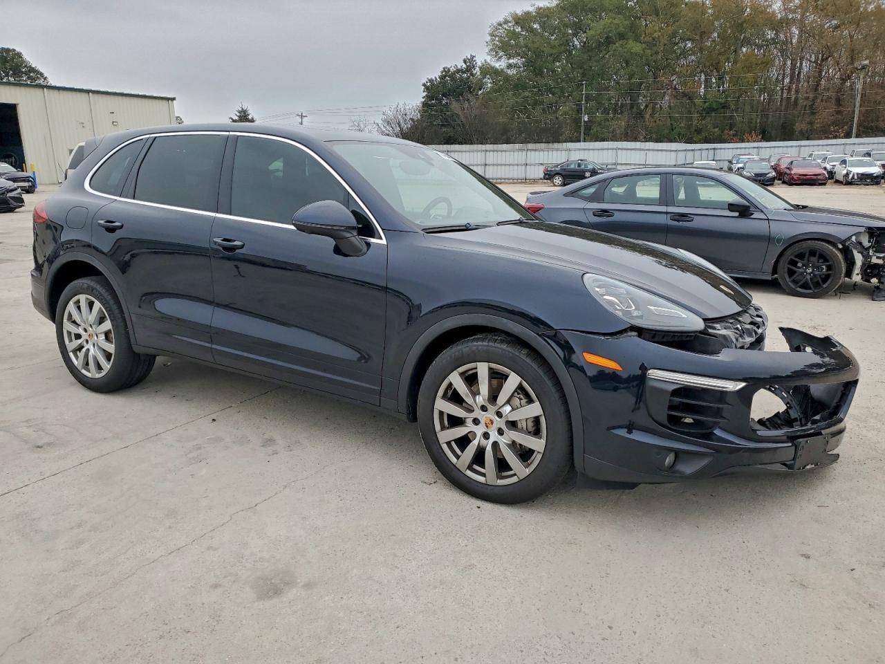 2017 PORSCHE CAYENNE