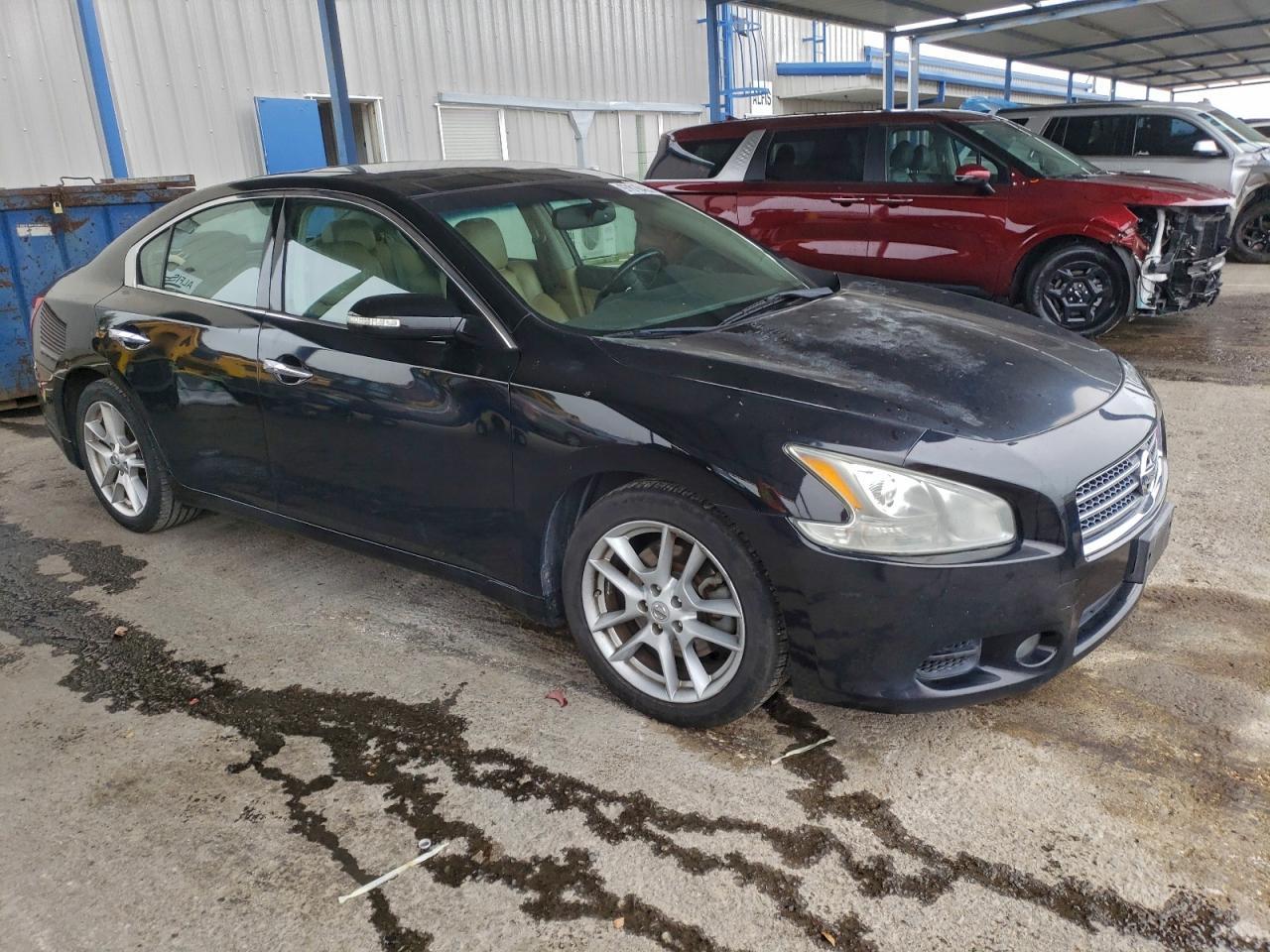 2011 NISSAN Maxima