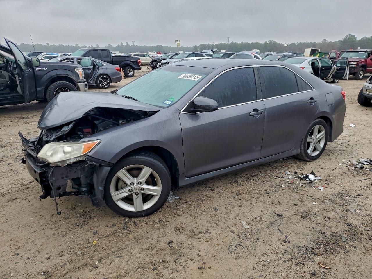 2014 TOYOTA CAMRY