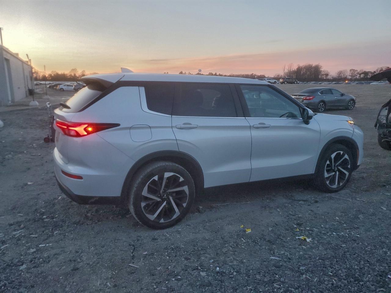 2022 MITSUBISHI outlander