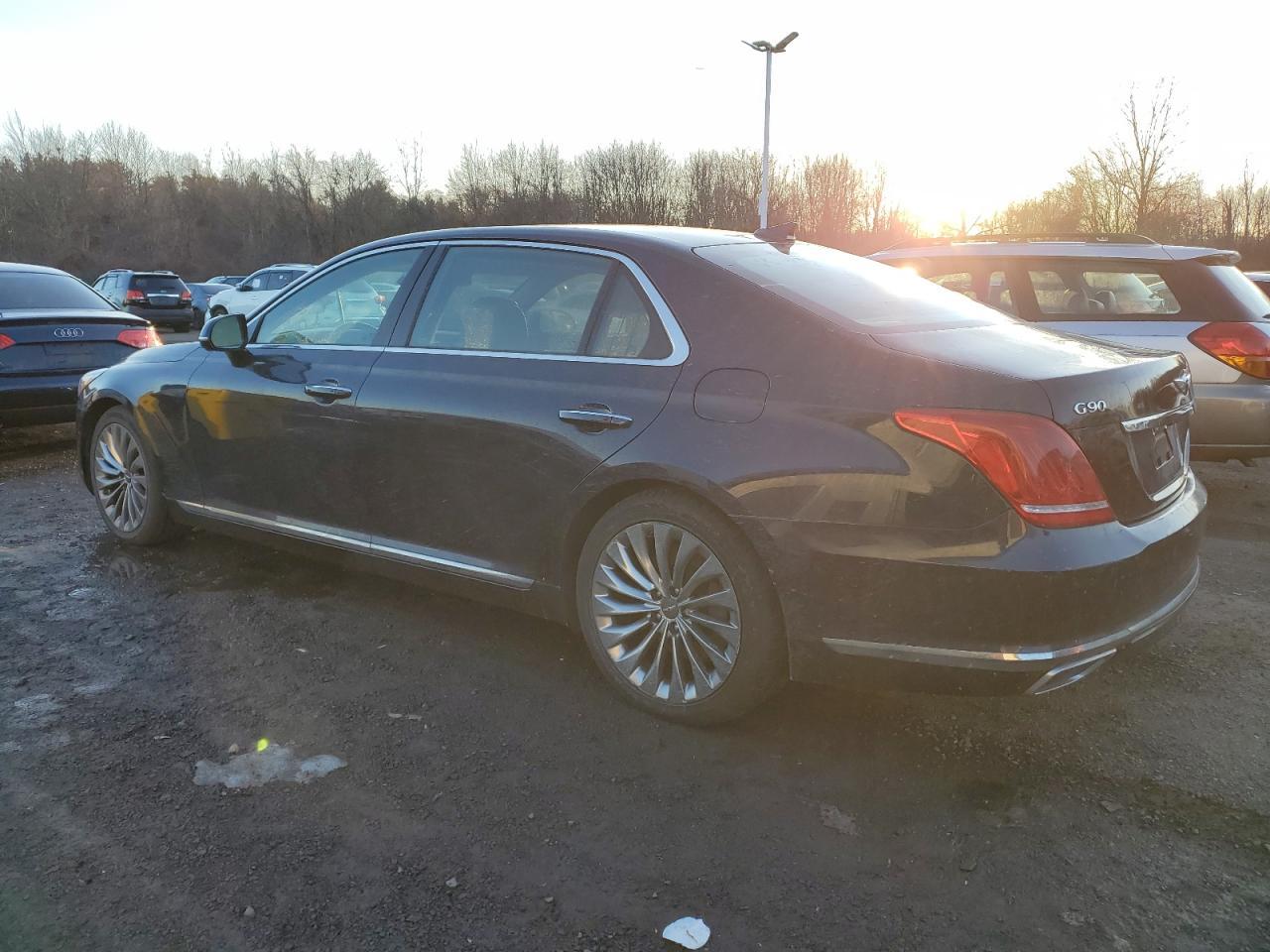 2018 GENESIS G90