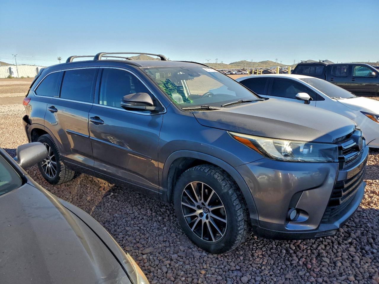 2018 TOYOTA HIGHLANDER