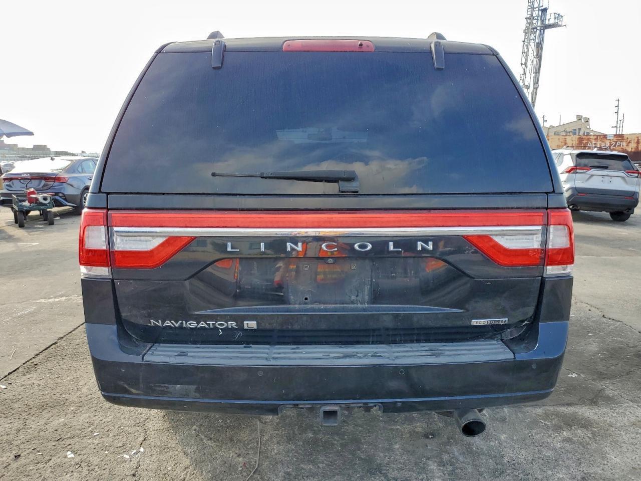 2016 LINCOLN Navigator