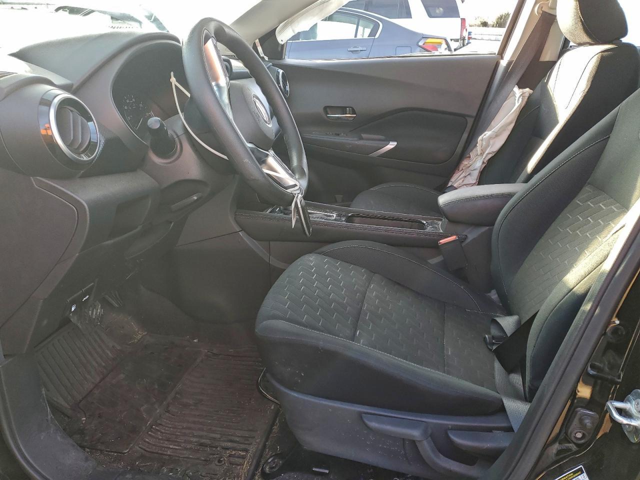 2024 NISSAN KICKS