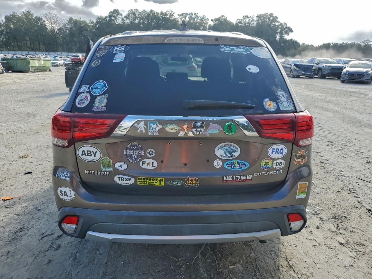 2018 MITSUBISHI outlander