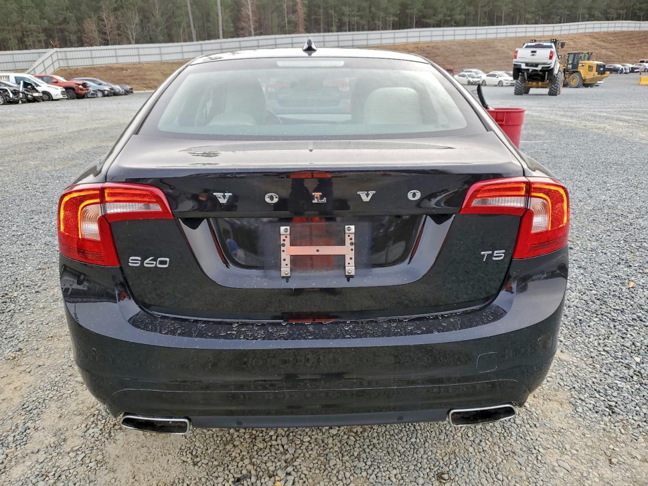 2016 VOLVO S60