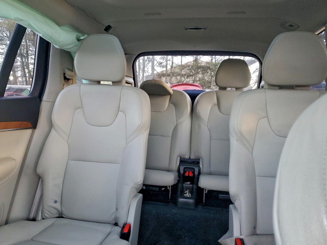 2021 VOLVO XC90