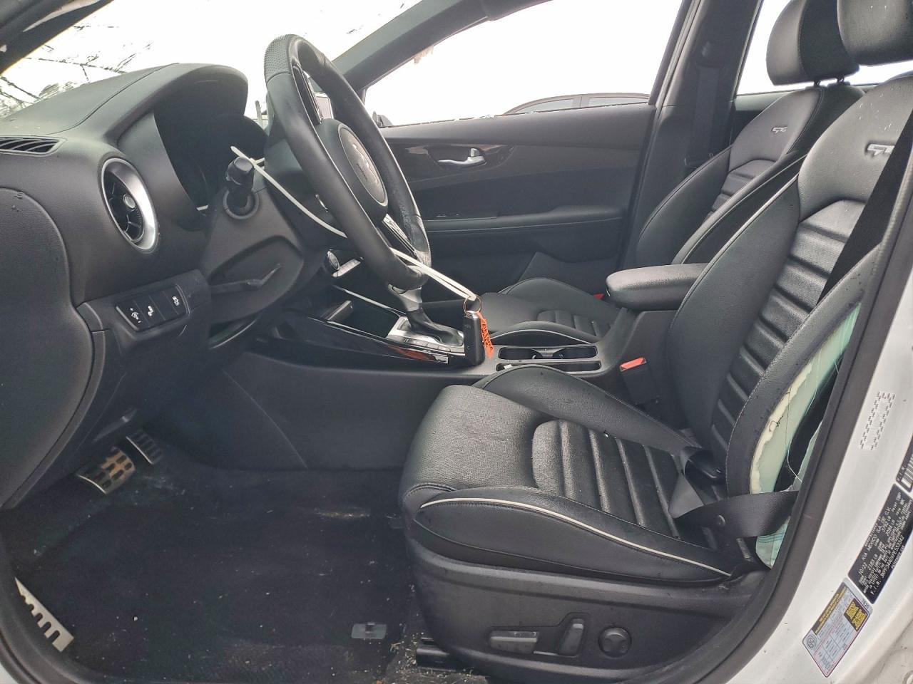 2023 KIA FORTE