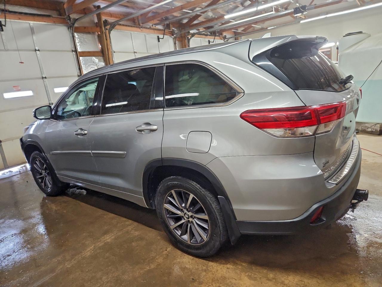 2018 TOYOTA HIGHLANDER