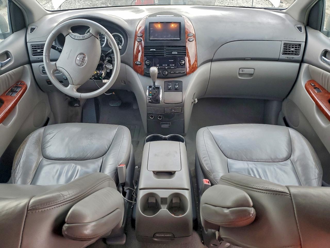 2004 TOYOTA SIENNA