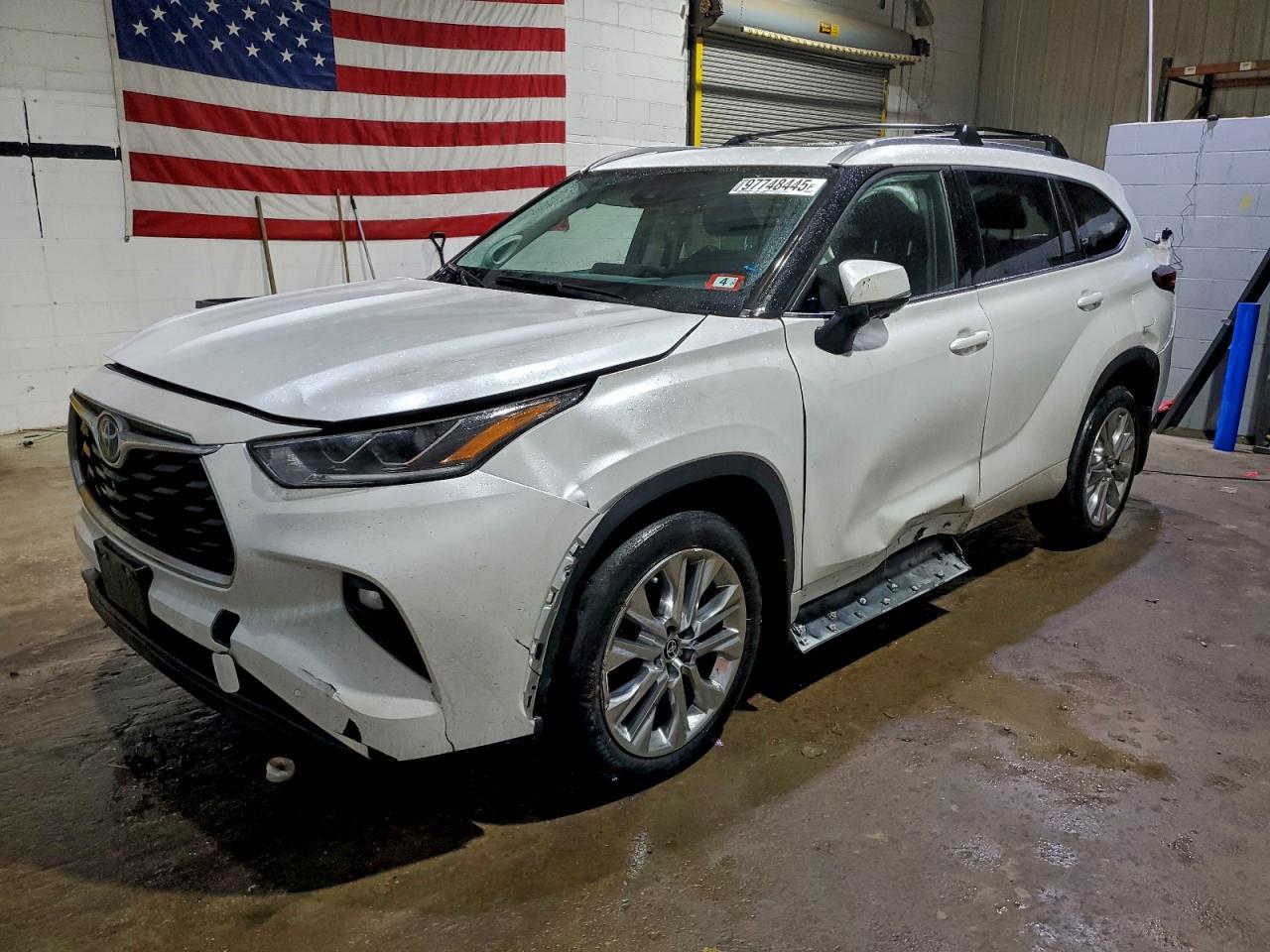 2023 TOYOTA HIGHLANDER