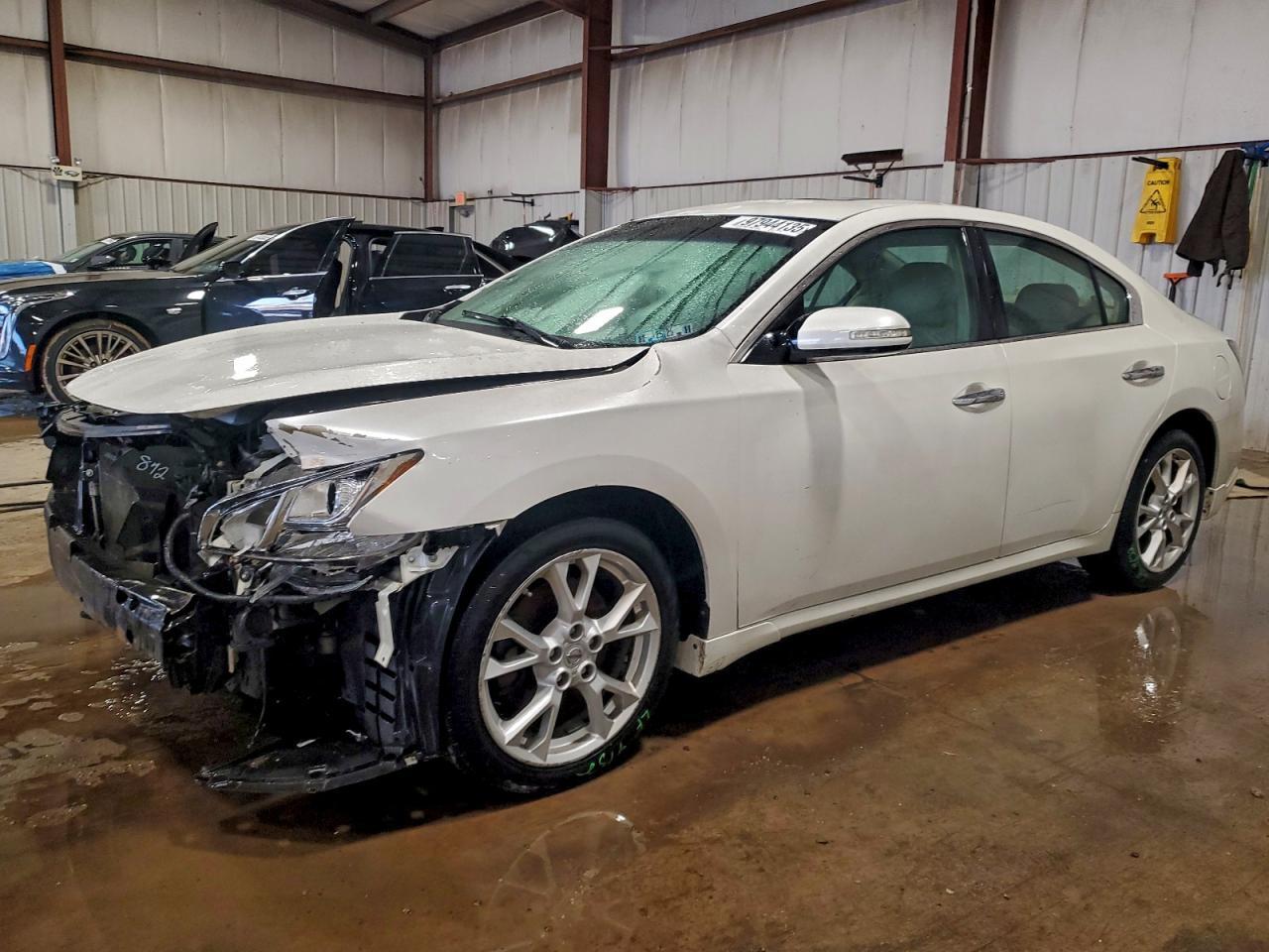2014 NISSAN Maxima