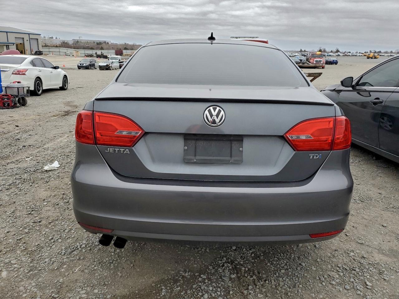 2011 VOLKSWAGEN JETTA